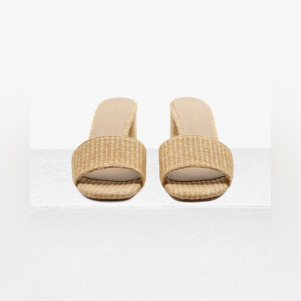 π Andrea Gomez Claudia Natural Raffia Mule Size 37 US 7 Retail $300 *CURRENT* - Picture 2 of 13